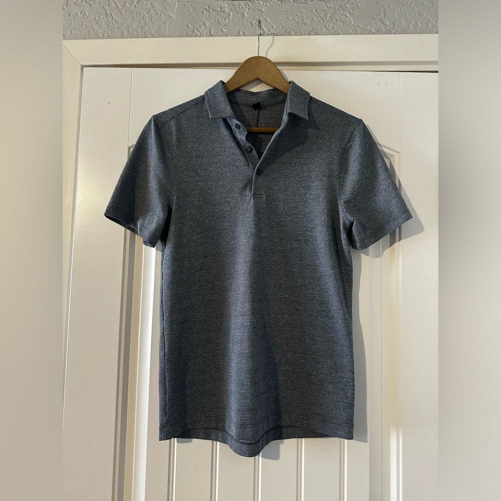 Men’s Lululemon Polo Shirt Size XS Barely Worn